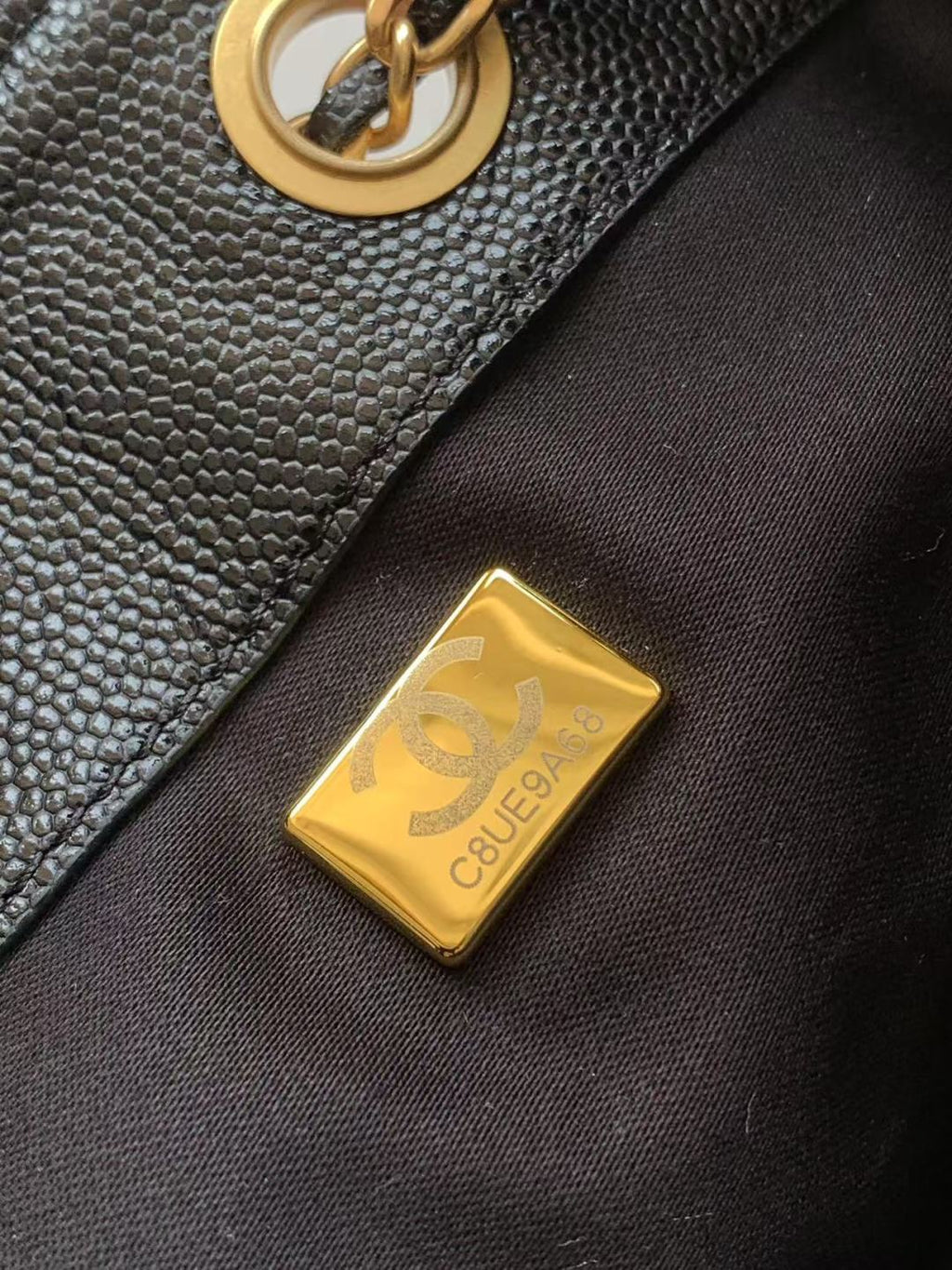 Luxury 25 Small Handbag Grained Calfskin & Gold-Tone Metal Bag