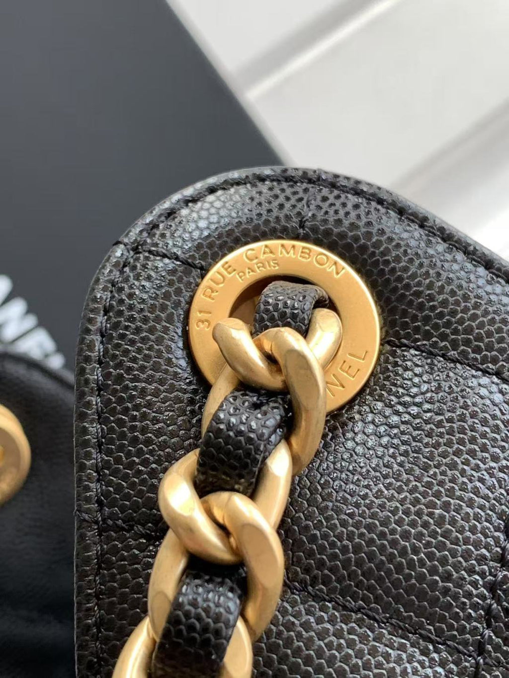 Luxury 25 Small Handbag Grained Calfskin & Gold-Tone Metal Bag