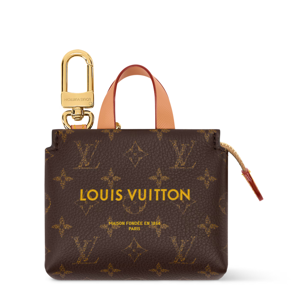 ✨ Small in Size, Big on Style Keychain Bag